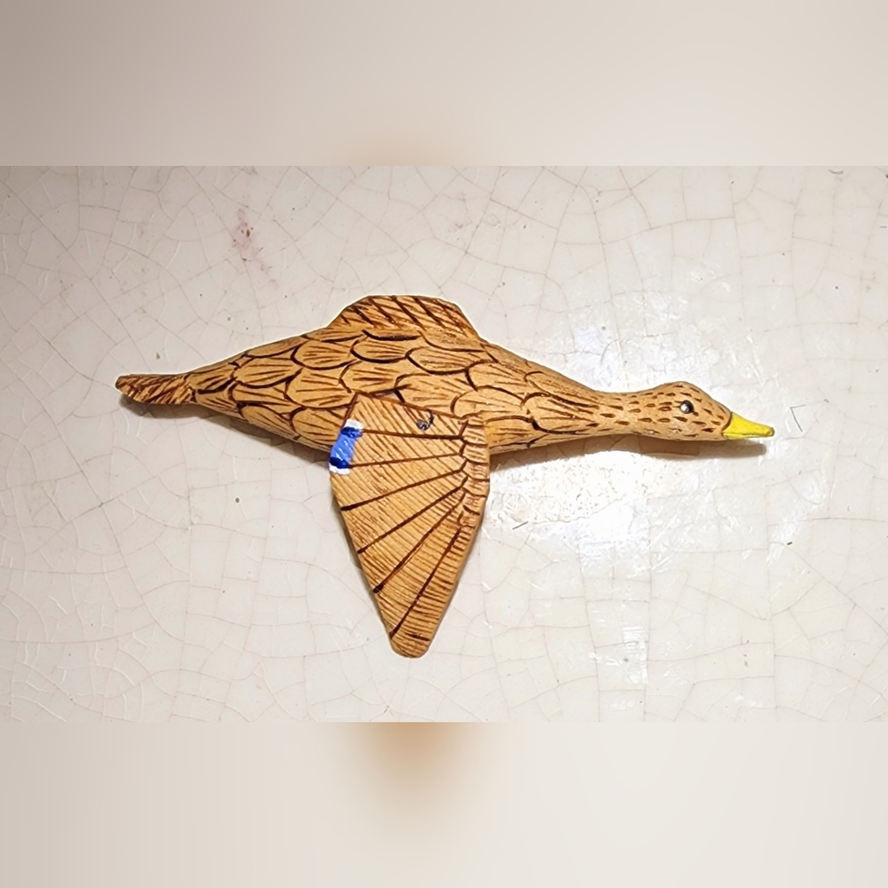 Artist Signed wood goose descending in flight Brooch, natural, 1989